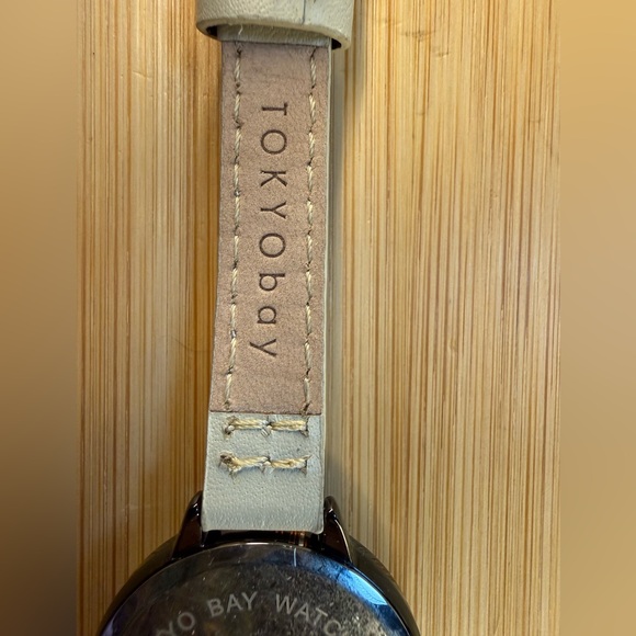 TOKYObay Sorva Light Cream Leather Strap Watch with black dial - Picture 6 of 9